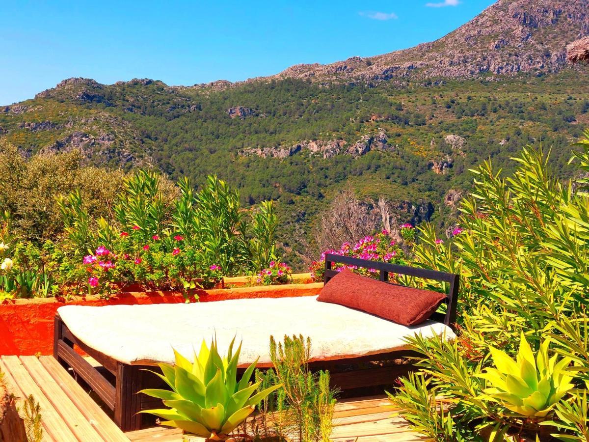 Hotel DDG Retreat Casares Exterior foto